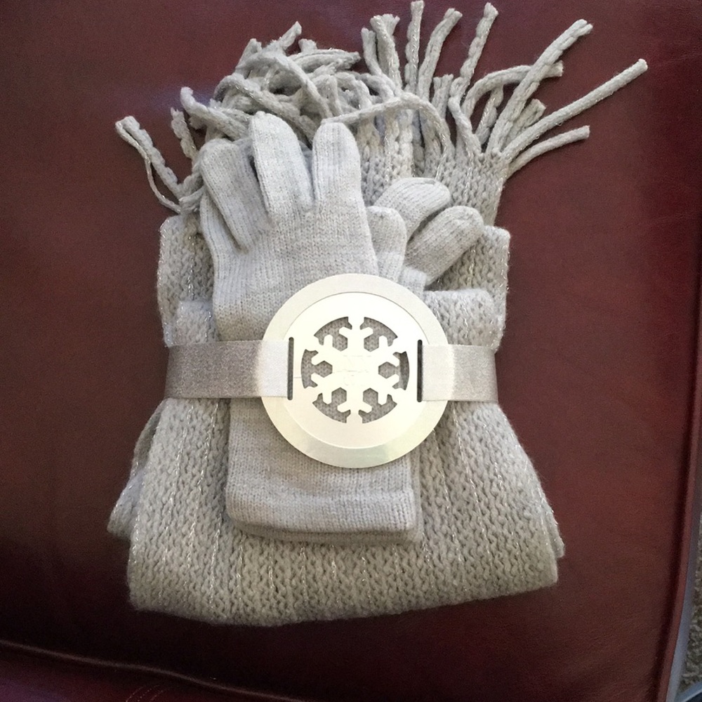 NY&C glove scarf set